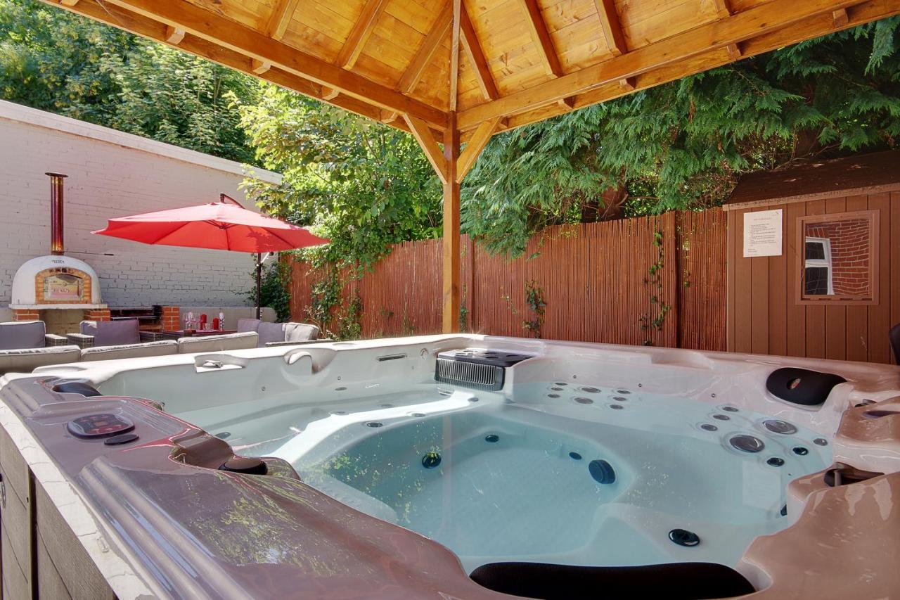 Cragside Villa With Hot Tub บอร์นมัธ ภายนอก รูปภาพ